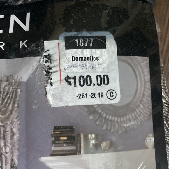 J.Queen New York Waterfall Valance Size 49 inches x 33 inches. - Picture 2 of 6